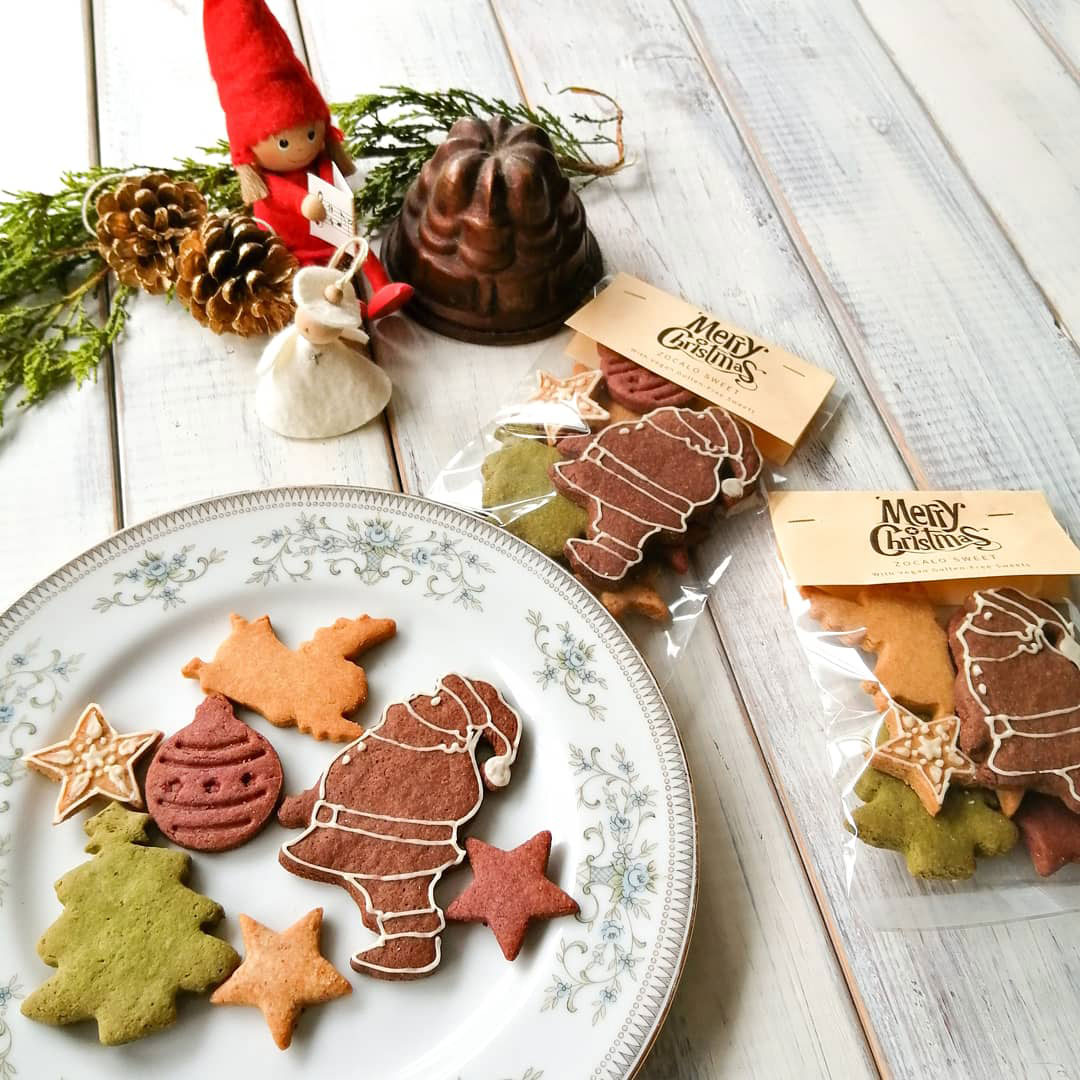 とろけるヴィーガン生チョコタルトや、かわいいクリスマス限定クッキー